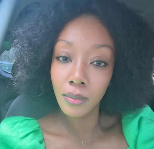 nina, 27